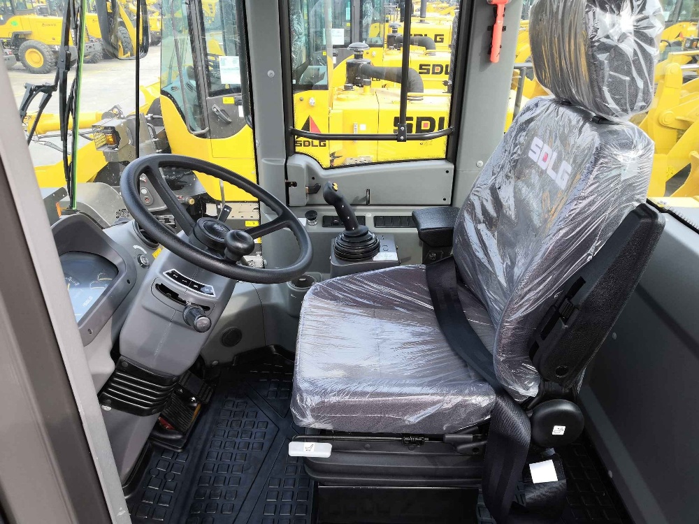 5. SDLG L956F CAB.jpg