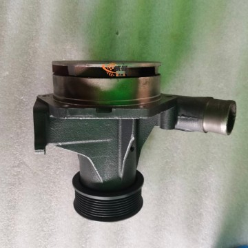 XCMG 860140839 Water pump 9.9kg with good price