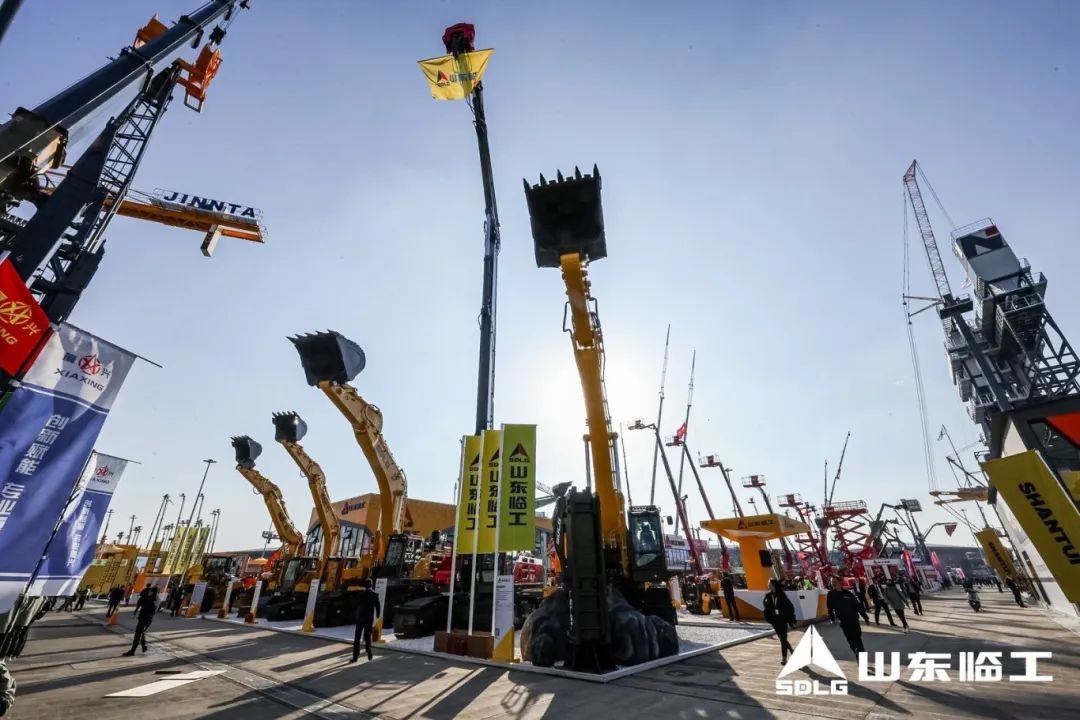 New quality development, building a better future | SDLG presents high-end product lineup at bauma CHINA 2024