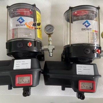 The Volvo RM806299675 Pump for Volvo paver with good quality