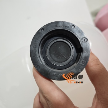 1674083  8696268 Plastic Coolant Expansion Tank